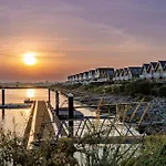 Vakantiehuis Hus By Seeblick Ferien Oro, Bestlage Am Strand,sauna,kamin