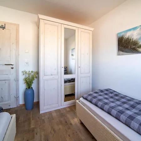 Дом отдыха Hus By Seeblick Ferien Oro, Bestlage Am Strand,sauna,kamin Ольпениц